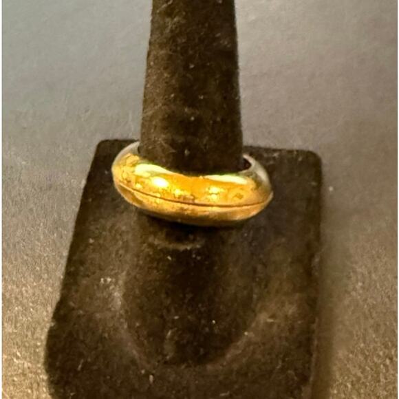 ✨ Jenny Bird Stackable Enamel & Gold Rings ✨ - Picture 3 of 5